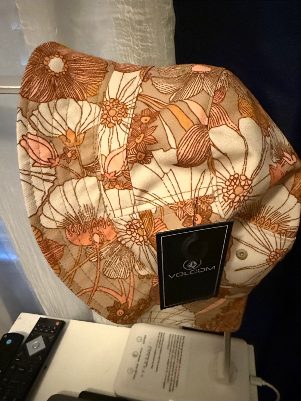 Volcom Spring Break Bucket Hat -NWT